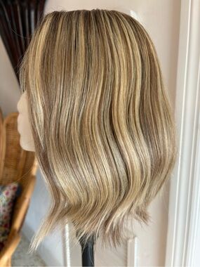 JON RENAU HOLLIE in Malibu Blonde Rooted! Excellent condition! Beautiful!